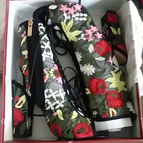 Lace Mesh Embroidery Floral Peep Toe Booties - Picture 6 of 6